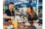 ThumbnailEin Mann und eine Frau während des Sonntagsbrunches auf der Sonnenterrasse in der Jochen Schweizer Arena