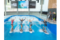 Thumbnail4 Personen surfen auf der stehenden Welle in der Jochen Schweizer Arena